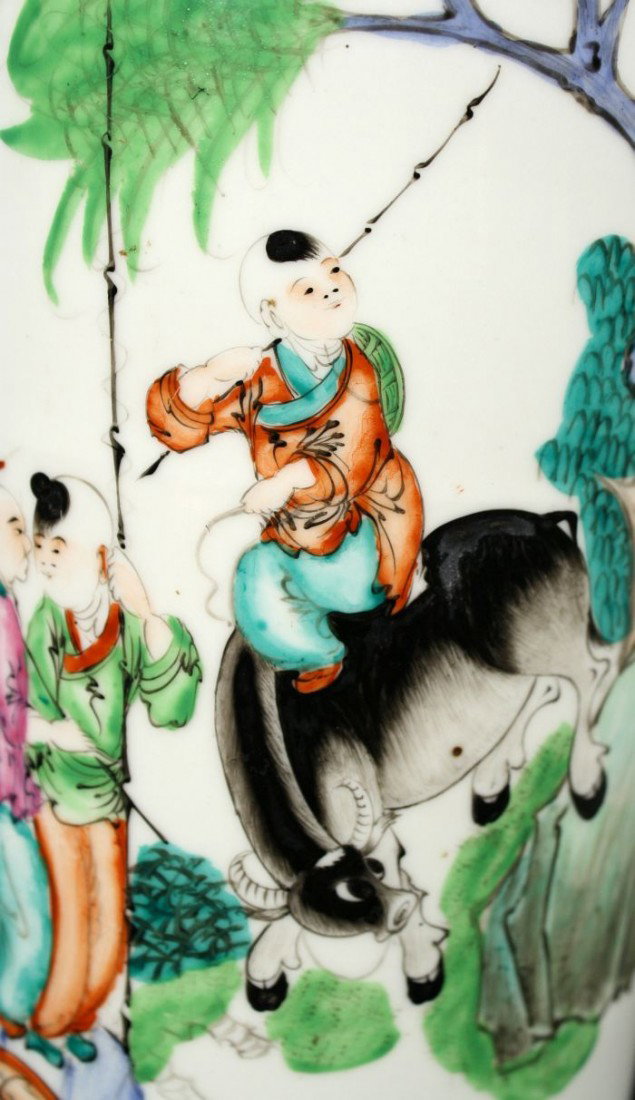 A Pair of Chinese Porcelain Cylinder Vases, 19th Ce - 3