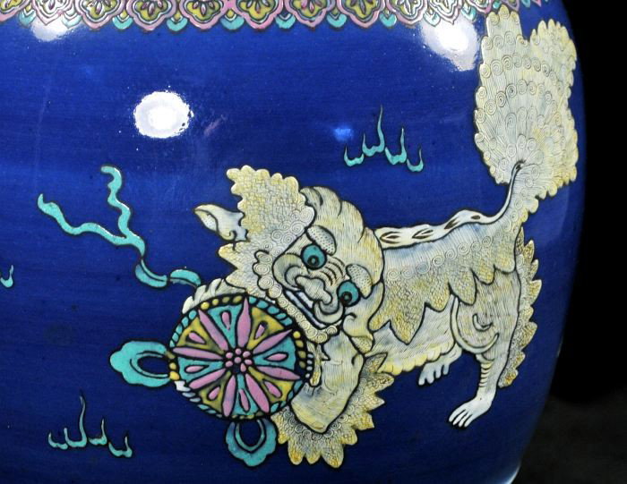 A Chinese Famille Rose Porcelain Vase, 19th Century - 4
