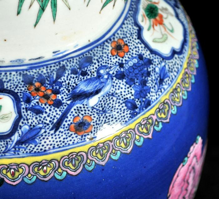 A Chinese Famille Rose Porcelain Vase, 19th Century - 5