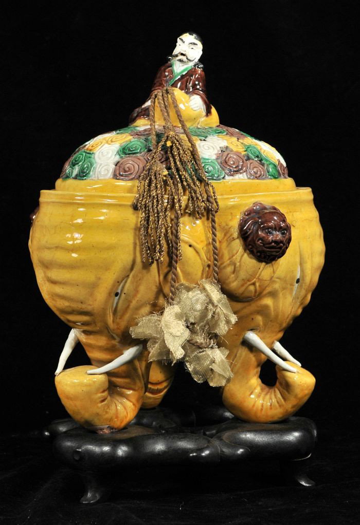 A Chinese Porcelain Tripod Censer, 20th Century,