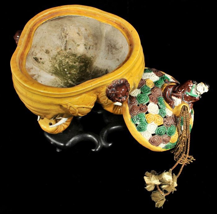 A Chinese Porcelain Tripod Censer, 20th Century, - 6