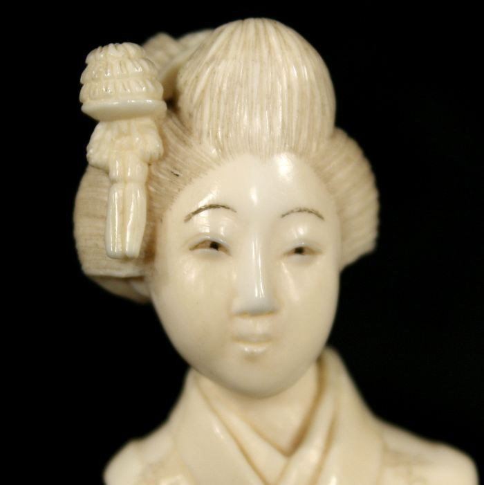 A Japanese Carved Ivory Figure of a Geisha, Early 2 - 2