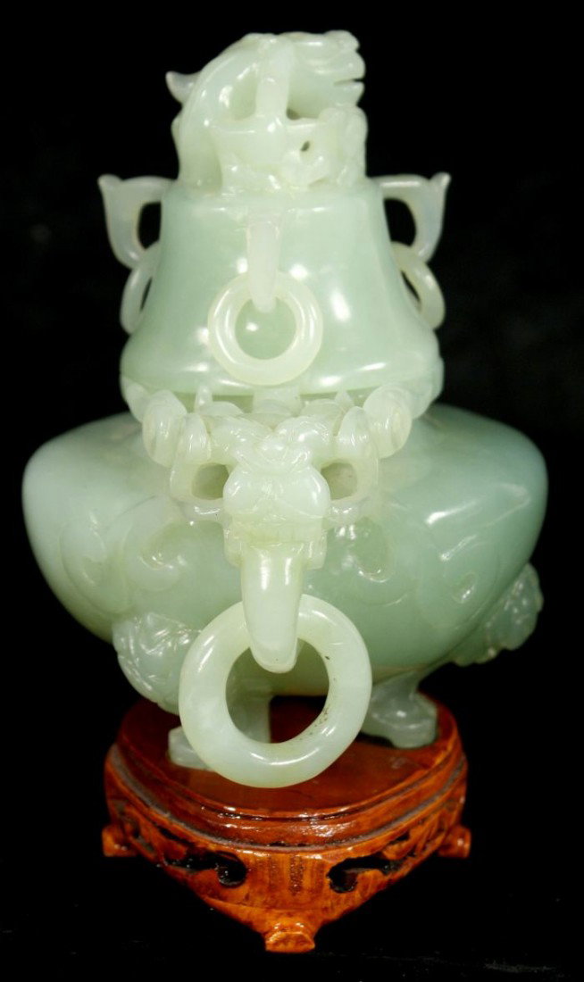 A Chinese Jade Koro and Cover, 20th Century. - 10