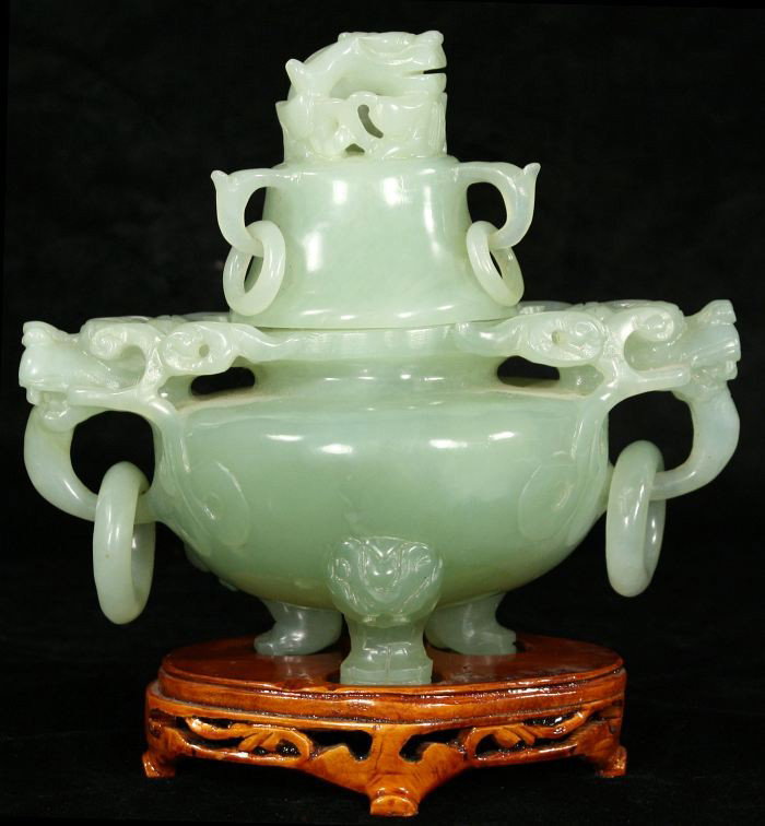 A Chinese Jade Koro and Cover, 20th Century.