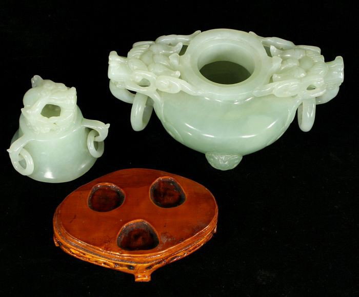 A Chinese Jade Koro and Cover, 20th Century. - 3