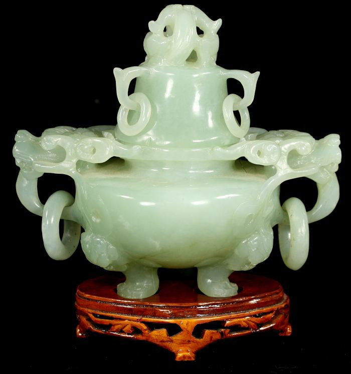 A Chinese Jade Koro and Cover, 20th Century. - 9