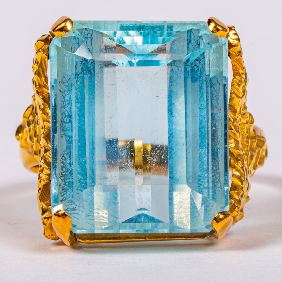 18kt Yellow Gold and Aquamarine Ring (1 of 5)