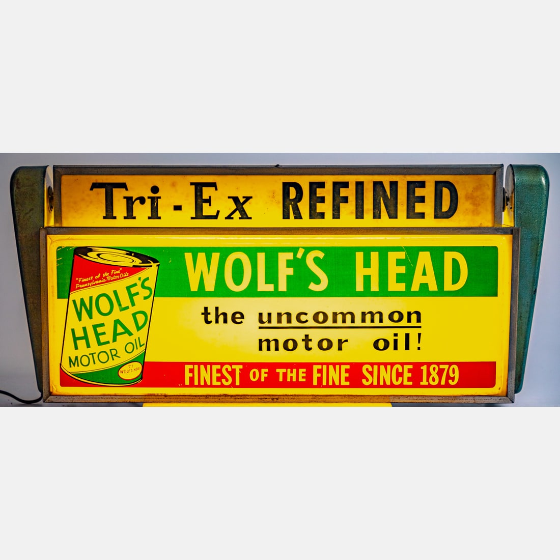 Wolf’s Head Motor Oil Lighted Motion Sign (1 of 8)