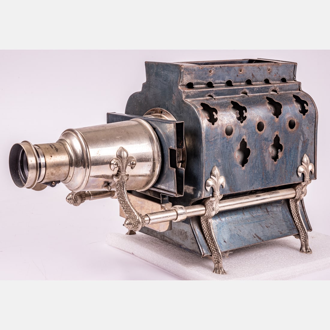 M.C. Lilley Magic Lantern Projector (1 of 8)