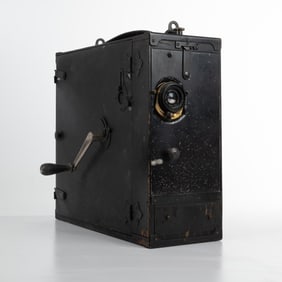 Universal Model C Burke & James Hand Crank #5mm Motion Picture Camera