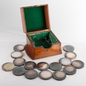 A Set of 16 Parabolic Newton Reflector Lenses for Reflecting Telescopes