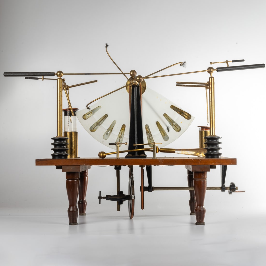 Central Scientific Company Electrostatic Machine (1 of 6)