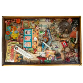 R-Place Vitrine Diner Table