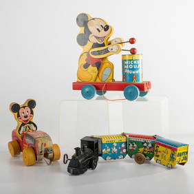 Walt Disney Push and Wind-Up Toys (1 of 11)