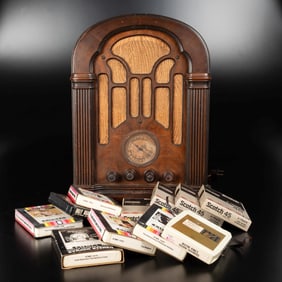 Vintage Atwater-Kent Cathedral Tube Radio