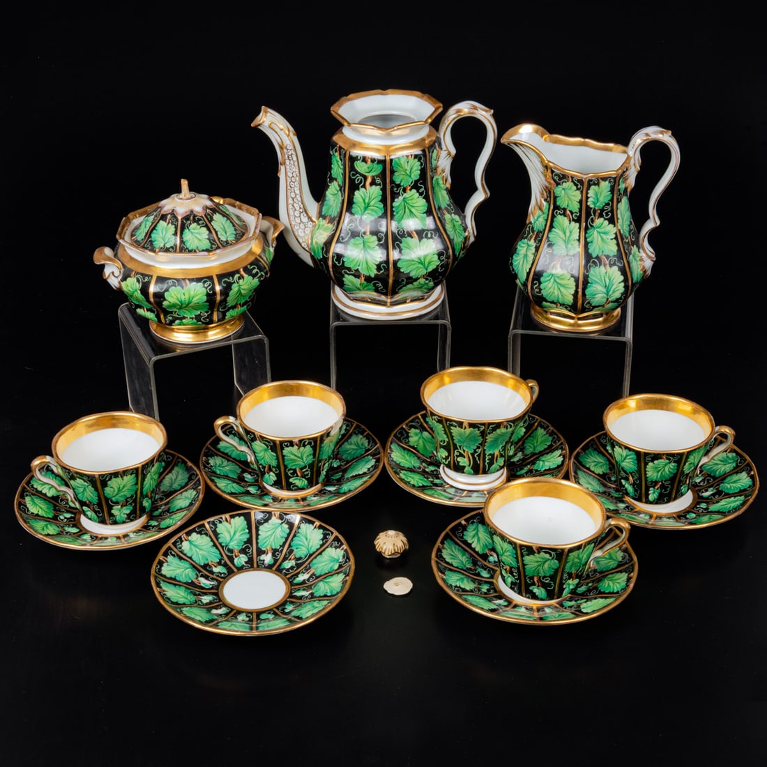Haidinger Porcelain Tea Service (1 of 5)