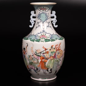 A Chinese Famille Rose Porcelain Vase