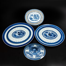 Four Chinese Export Porcelain Blue and White Nanking Serving Items