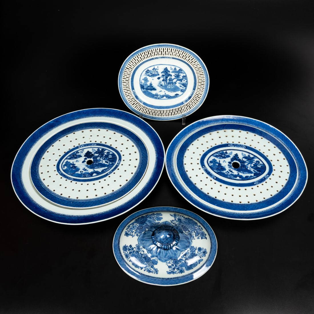 Four Chinese Export Porcelain Blue and White Nanking Serving Items
