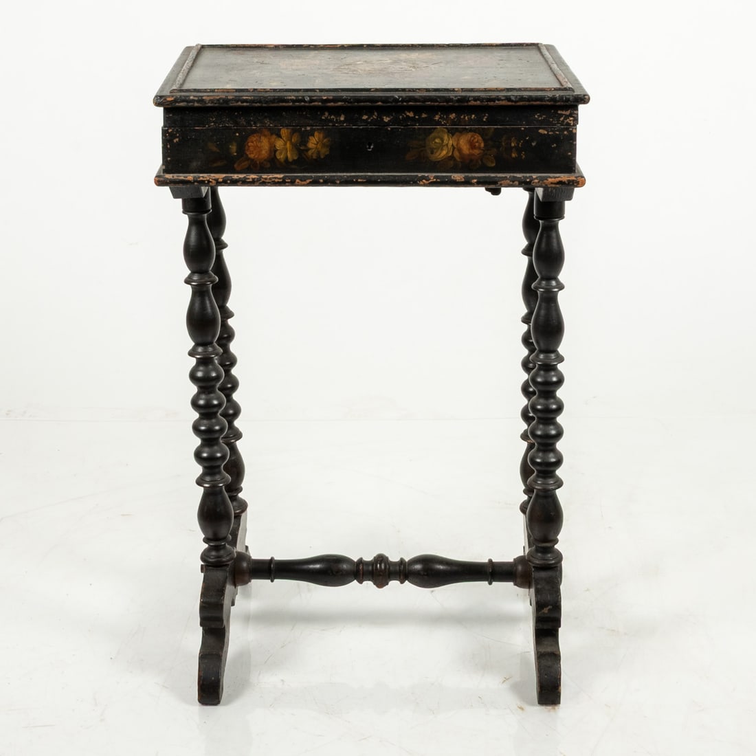 Chinoiserie Sewing Stand (1 of 8)