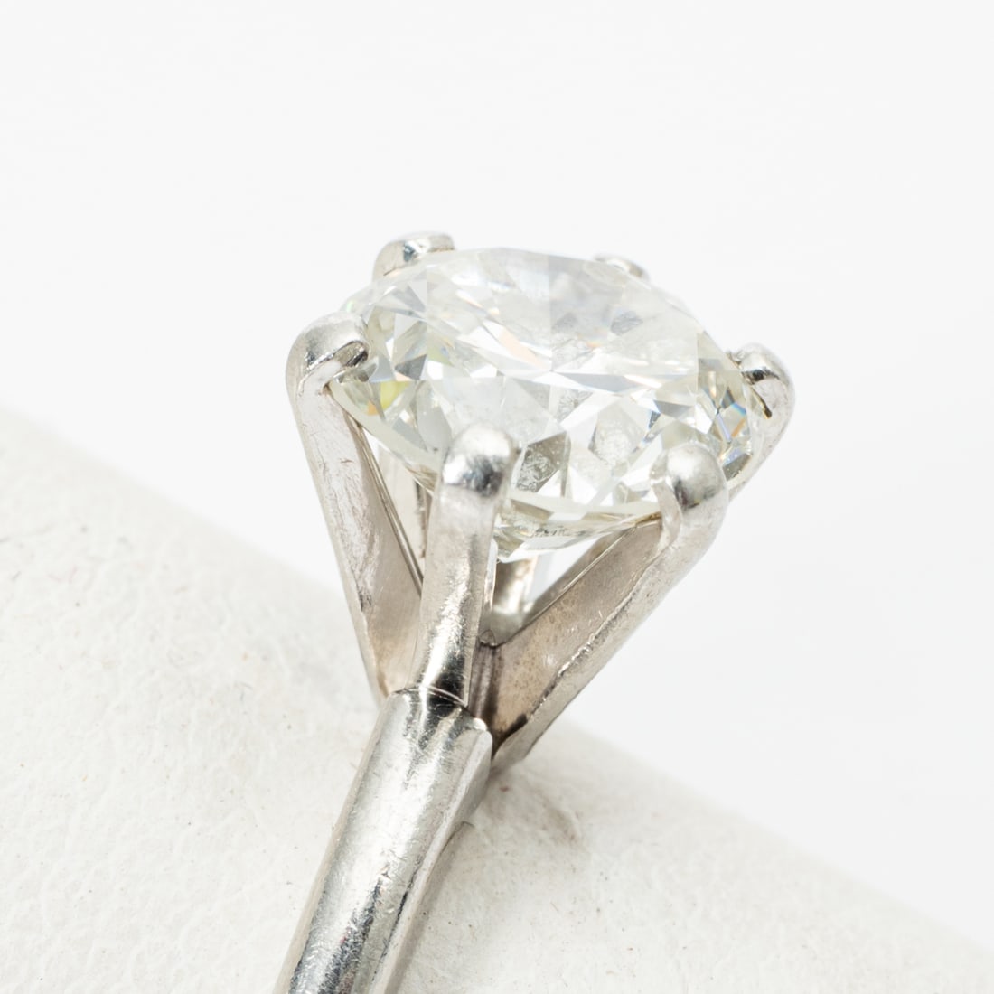 Platinum and Diamond Ring - 7