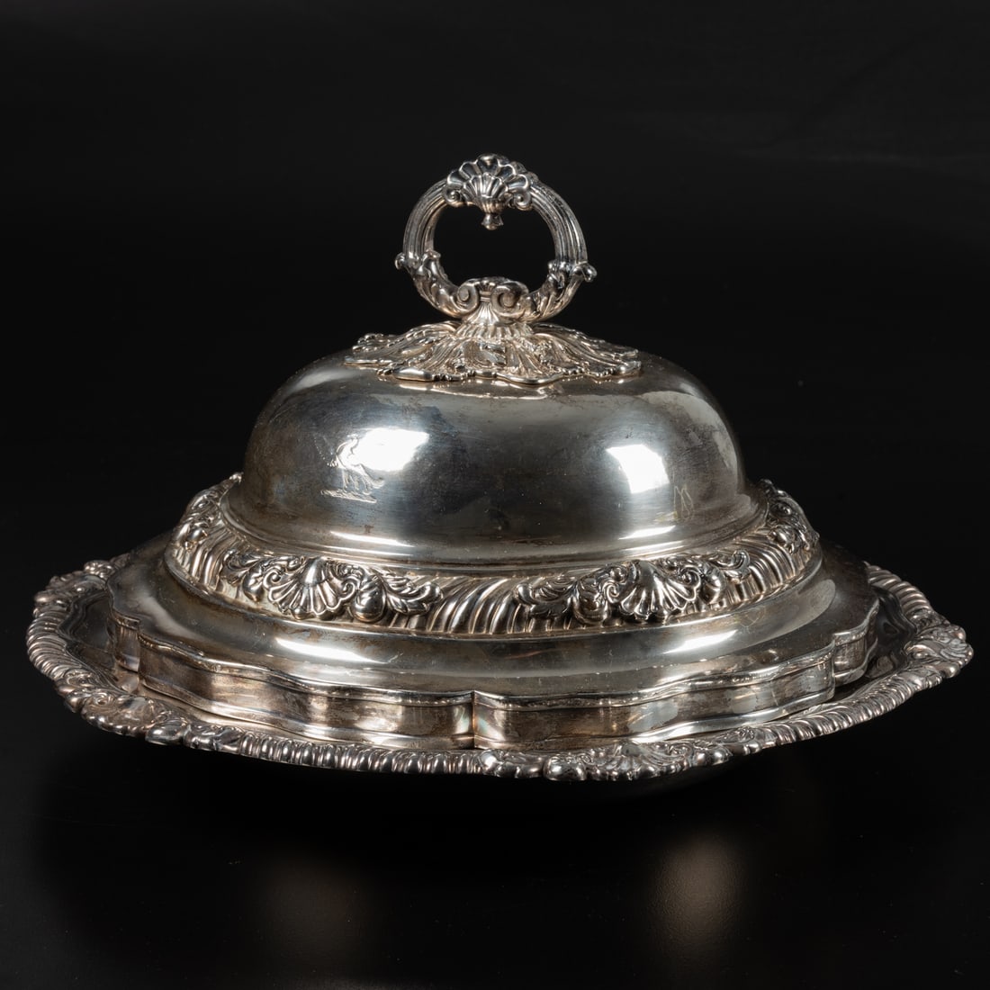A John Houle English Sterling Silver Serving Plate & Cover (1 of 4)