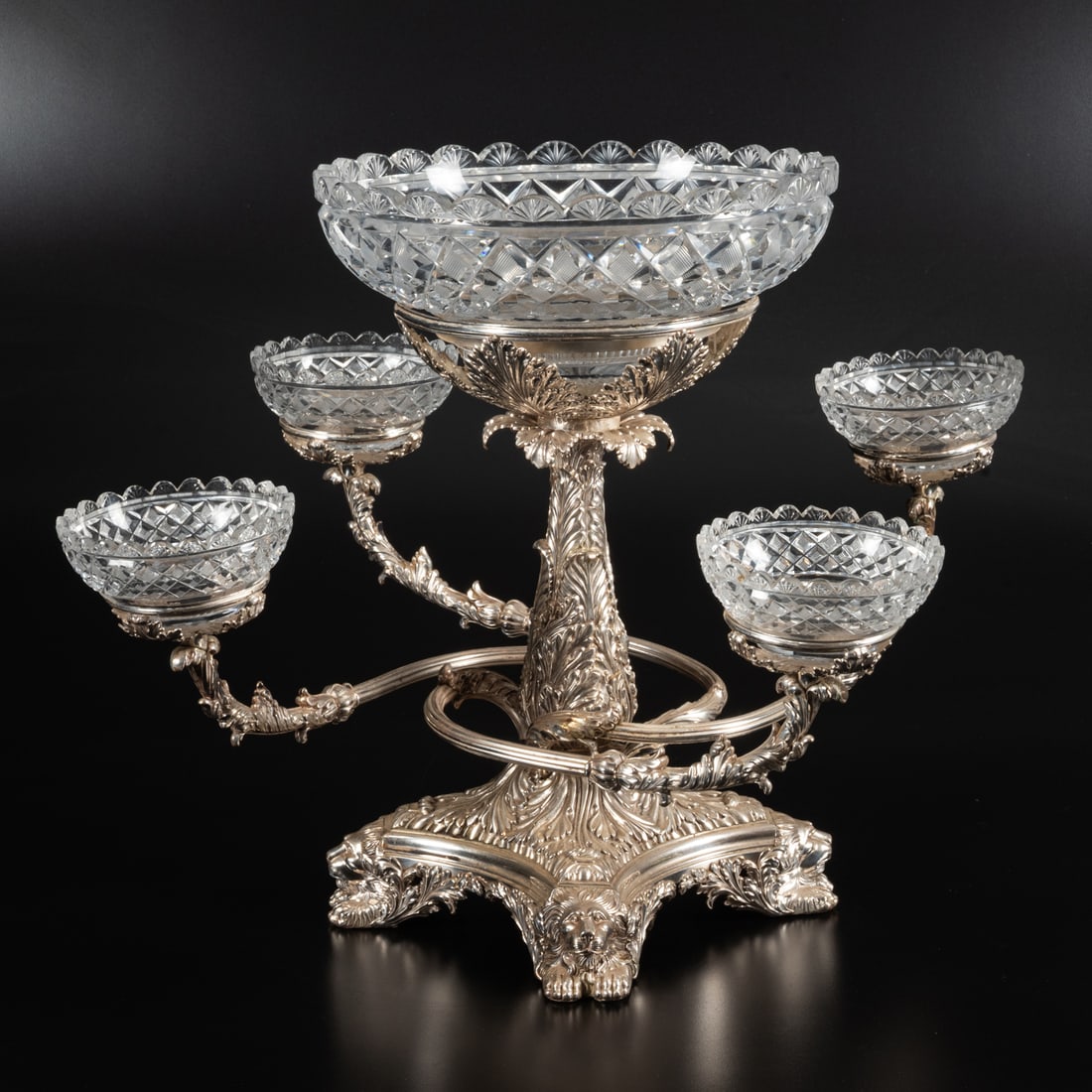 A English Silver Plated Epergne (1 of 6)