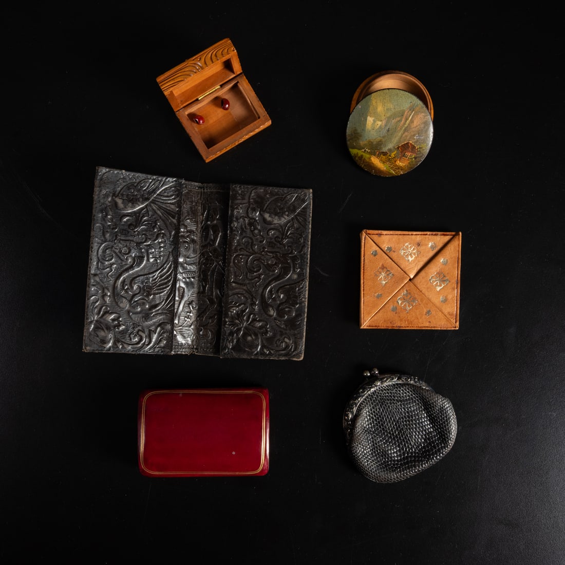 Six Continental Decorative Objects - 3