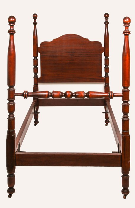 A Georgian Style Mahogany Child's Bed, 20th Century.: A Georgian Style Mahogany Child's Bed, 20th Century. Headboard dimensions: h: 59 x w: 40 x d: 3 in.
