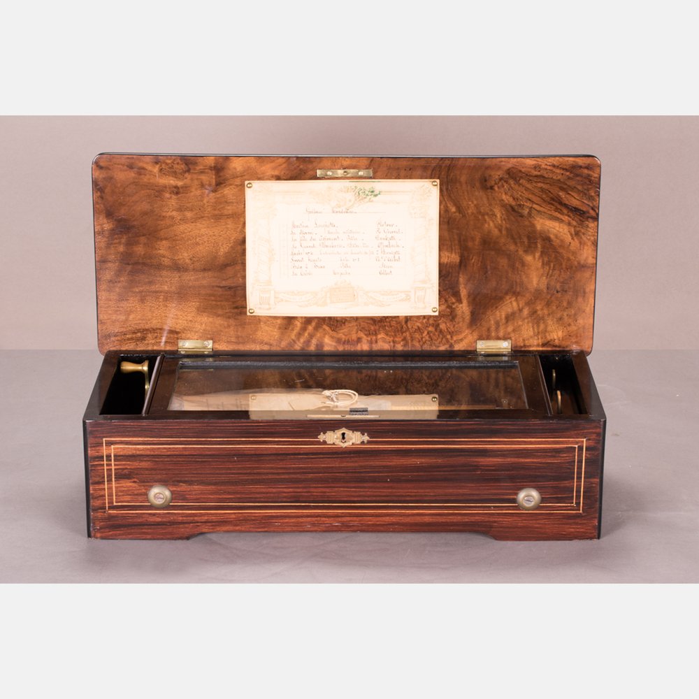 A Swiss G. Hold Music Box, 19th/20th Century. (1 of 5)