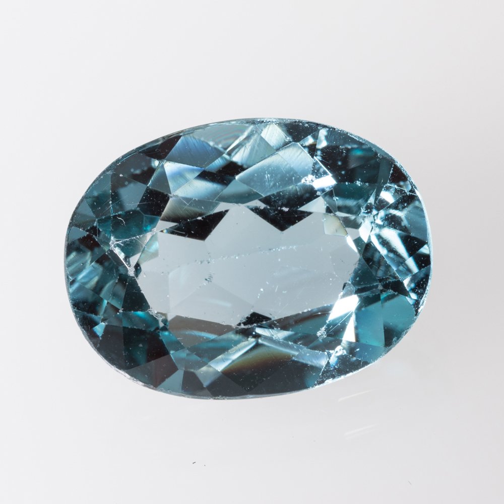 A Blue Spinel,: A Blue Spinel, Approx. measures 15.7 x 12.13mm.
