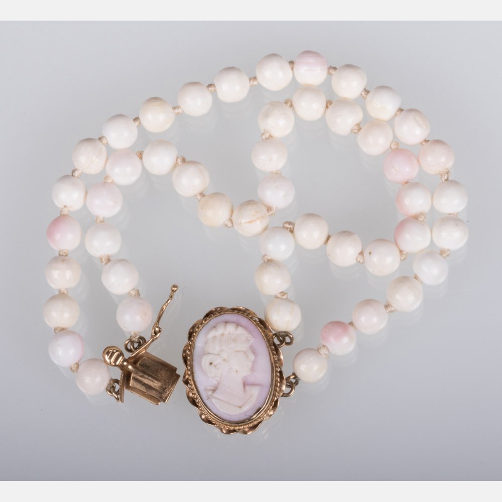 A Double Strand White and Pink Coral Beaded and Cameo (1 of 7)