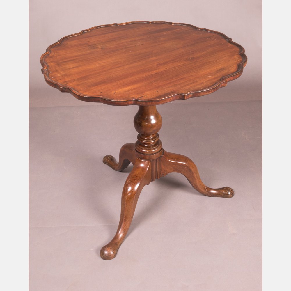 A Chippendale Style Mahogany Tilt-Top Tea Table (1 of 7)