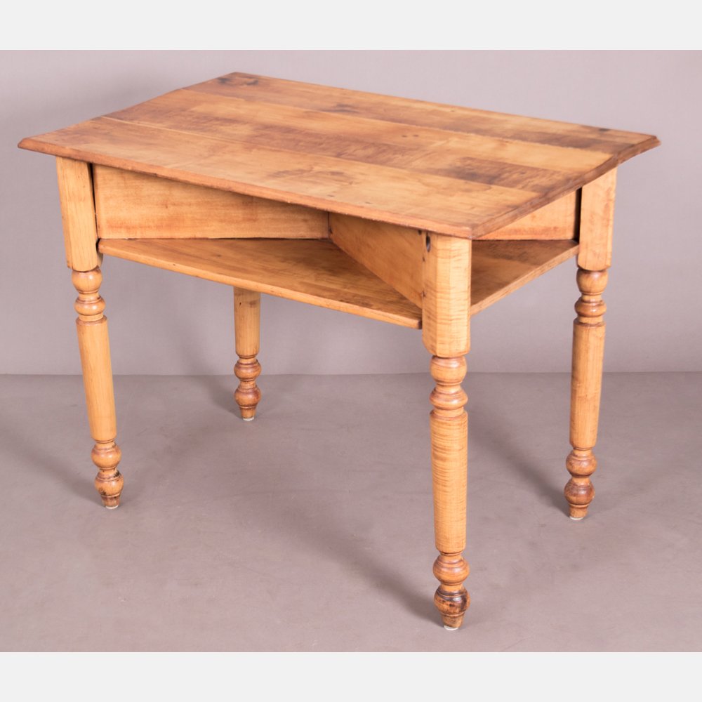 An American Maple Table, 19th Century. (1 of 7)