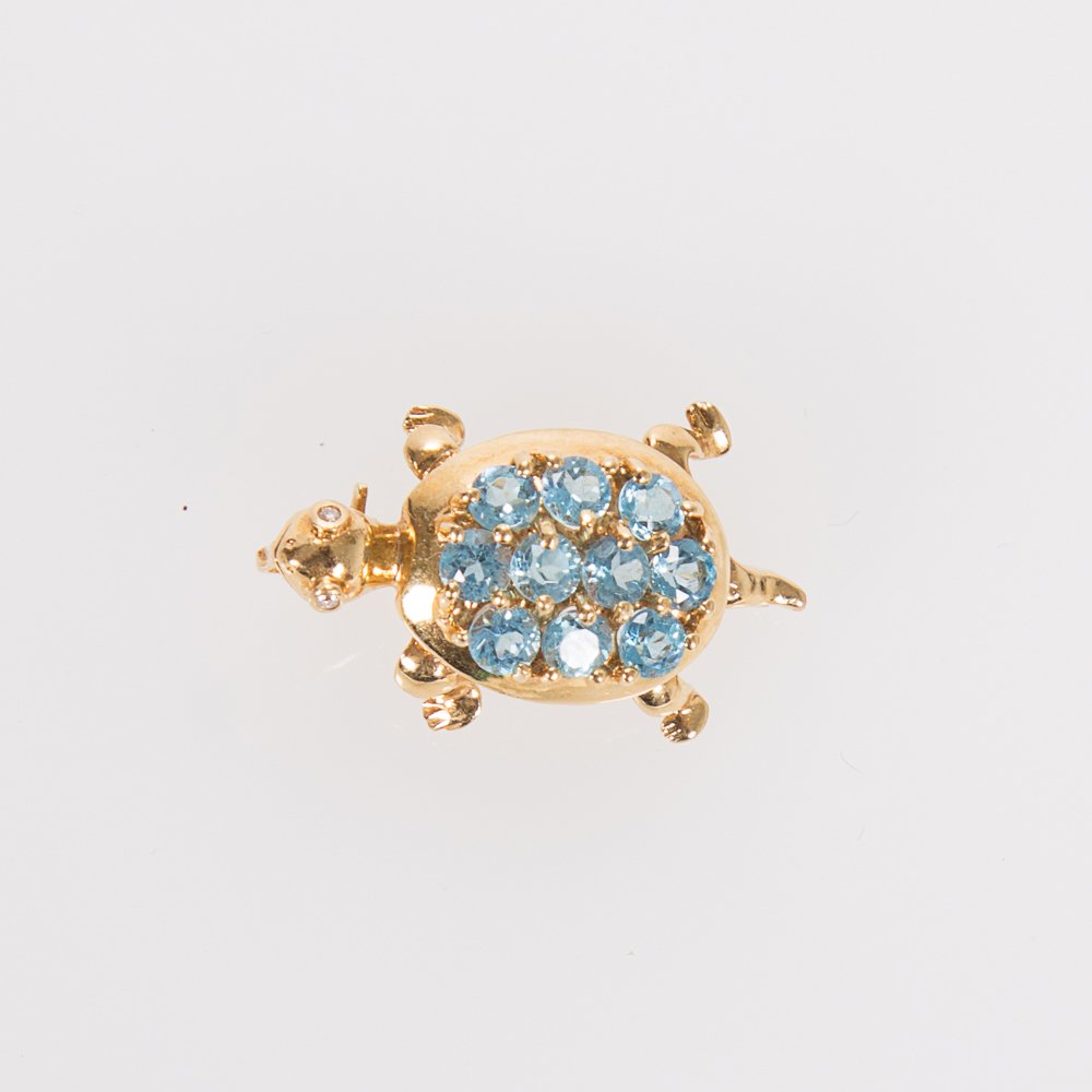 An 18kt. Yellow Gold and Aquamarine Turtle Form Brooch, (1 of 4)