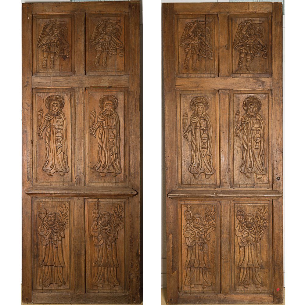 A Pair of Oversized Spanish Colonial Style Carved (1 of 8)