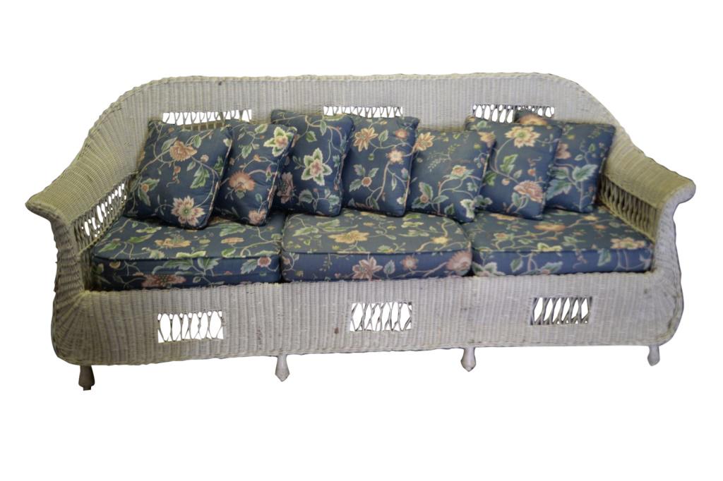 Fine Vintage Wicker Sofa (1 of 6)