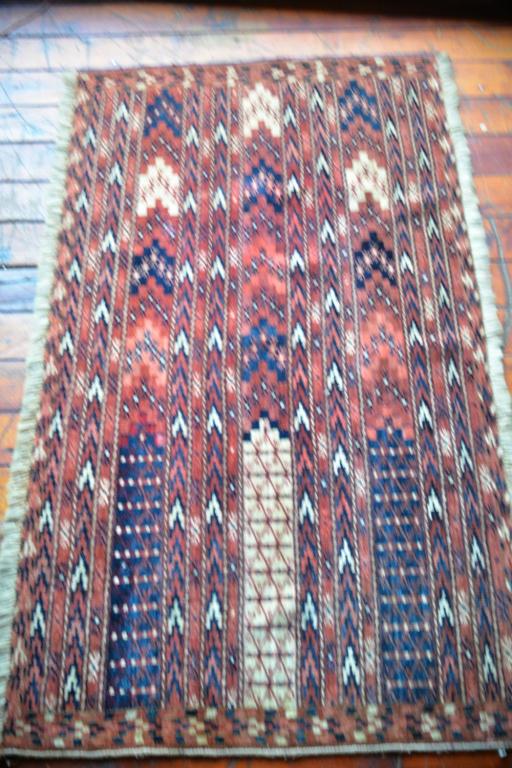 Persian Hand Knotted Rug 2.3 x 4 ft: Fine hand knotted Persian rug in good condition, Ready to use! 2.3 x 4 ft.