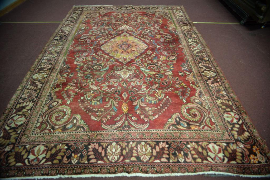 Persian Lilihan Hand Woven Rug 7.5 x 11.4ft: Fantastic hand knotted rug. This rug is in good condition and ready to use! Rug is a little darker and richer color in person. Retail $3000. 7.5 x 11.4 ft