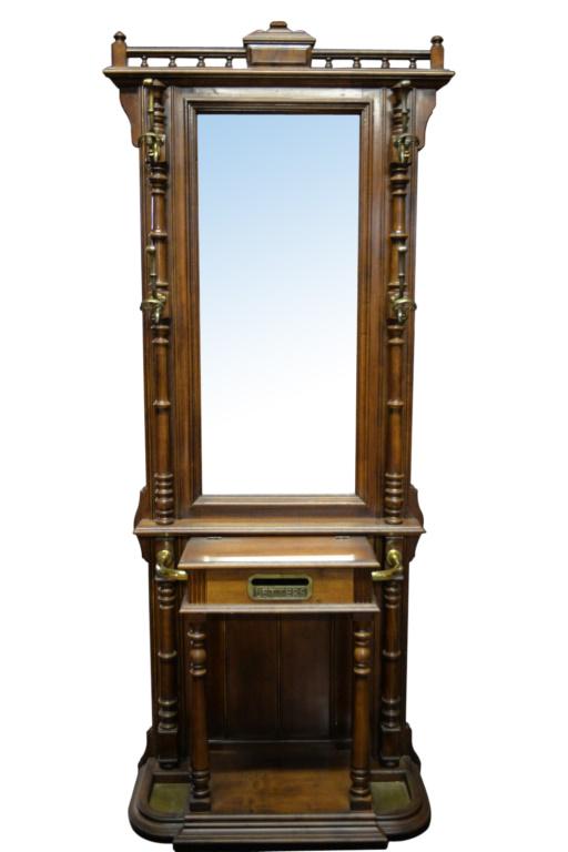 Gorgoeus Pulaski Victorian Style Hall Tree: Super nice hall tree in the timeless Victorian era style by Pulaski Furniture. Solid wood, lift top storage drawer, solid brass hardware. Very good, clean, solid, condition and ready to use! 85H x 34W