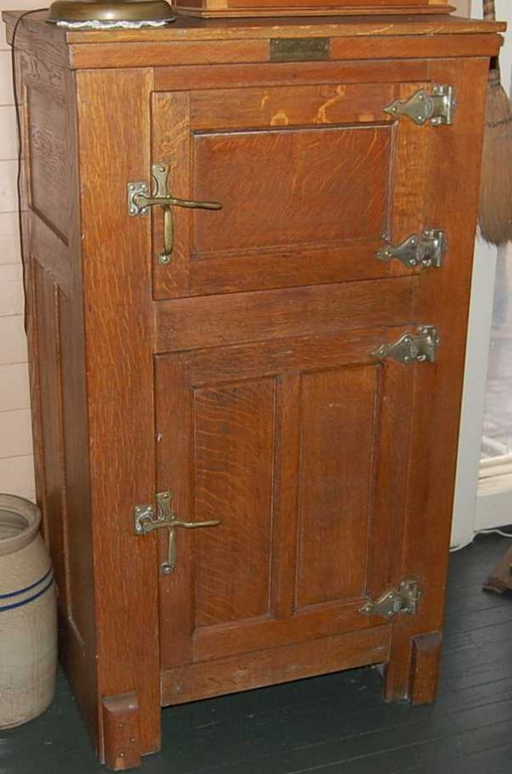 6 McCRAY KENDELVILLE INDIANA OAK ICE BOX