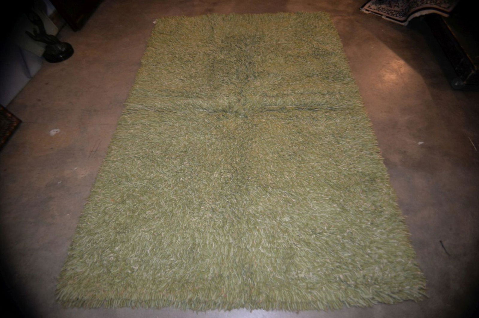 Hand Woven Shag Rug 4.8 x 6.10 ft: Too cool shag rug! Hand woven from Turkey! In good condition, ready to use! 4.8 x 6.10 ft.