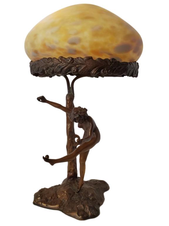 Schmidt-Kestner Art Deco Colinet Nude Juggler Lamp: Lamp A rare German Art Deco nude lamp in bronze signed by Erich Schmidt-Kestner with warm and vibrant art glass shade. This lamp is based on the Claire Jeanne Roberte Colinet ( 1880-1950 ) figure the 