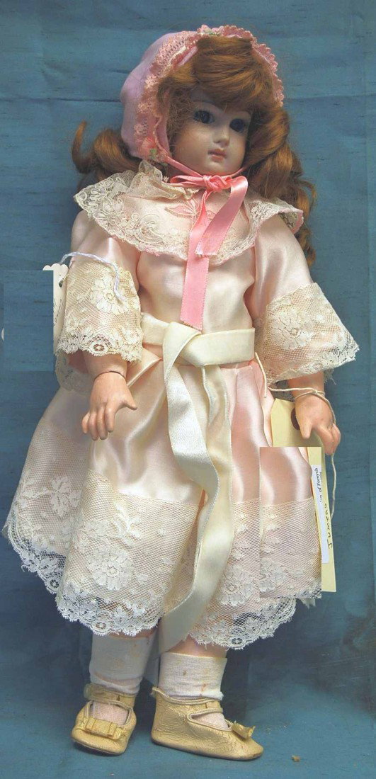 JUMEAU CLOSED MOUTH PORCELAIN DOLL: CLOSING EYES, 17"
