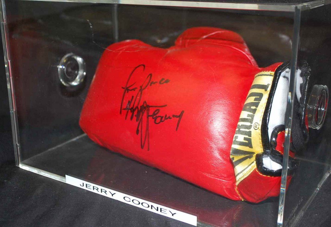 JERRY COONEY AUTOGRAPHED BOXING GLOVE: SIGNED