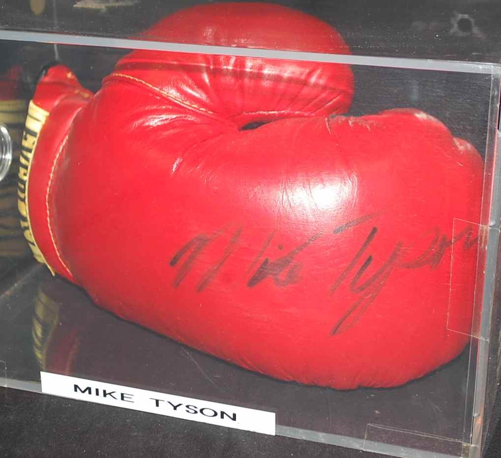 MIKE TYSON AUTOGRAPHED BOXING GLOVE: SIGNED