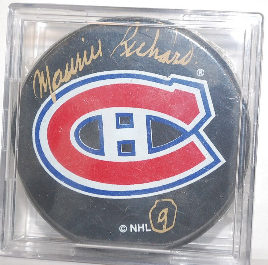 MAURICE RICHARD AUTOGRAPHED HOCKEY PUCK: LES CANADIENS MONTREAL #9