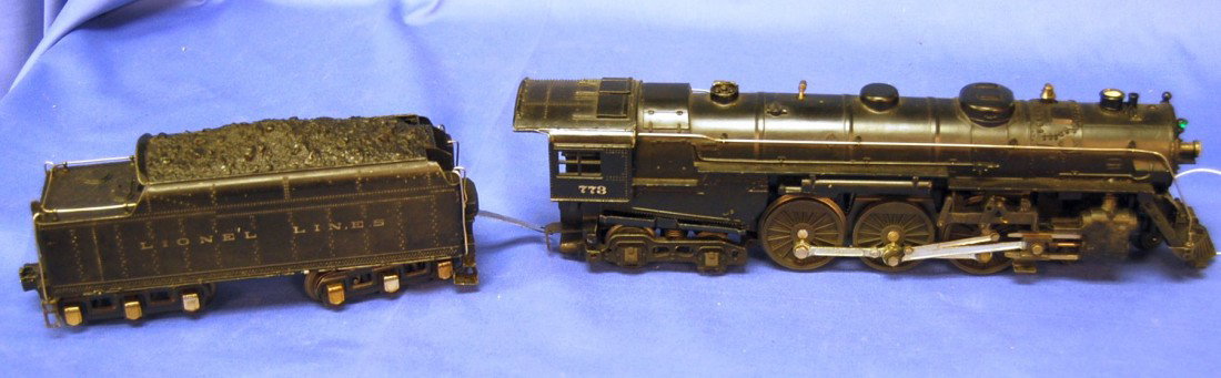 VINTAGE LIONEL 4-6-4 STEAM LOCO & TENDER: NICE LOOK, UNTESTED