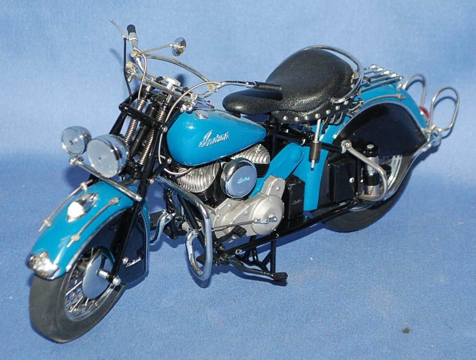 091: INDIAN ROADMASTER MODEL MOTORCYLE: GREAT DETAIL