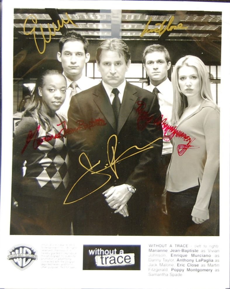 AUTOGRAPHED WITHOUT A TRACE CAST PROMO PHOTO: AUTOGRAPHED 2003 WARNER BROS PROMO